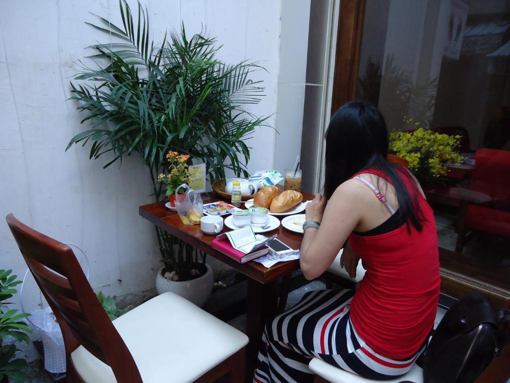 Pink Tulip Hotel Ho-Chi-Minh-Stadt Exterior foto